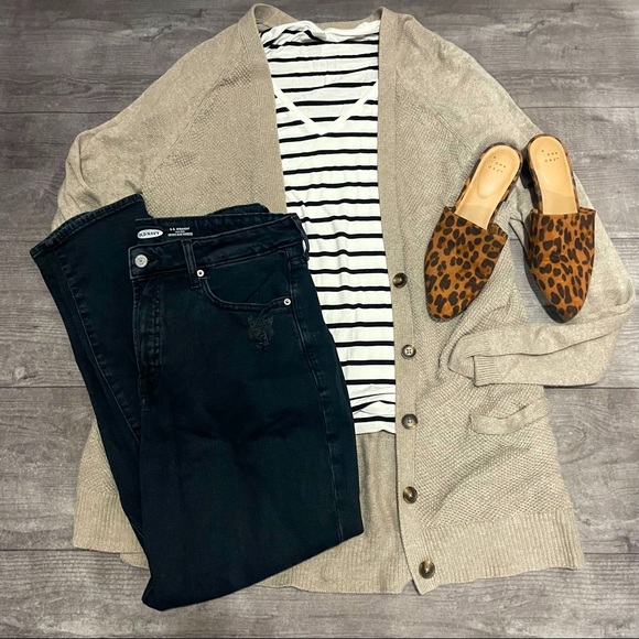 Old Navy Sweaters - Old Navy Boyfriend Styled Truffle Brown Cardigan